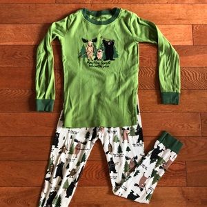 Hatley pajama set. Bear and moose forest design. Size 8. Good condition.